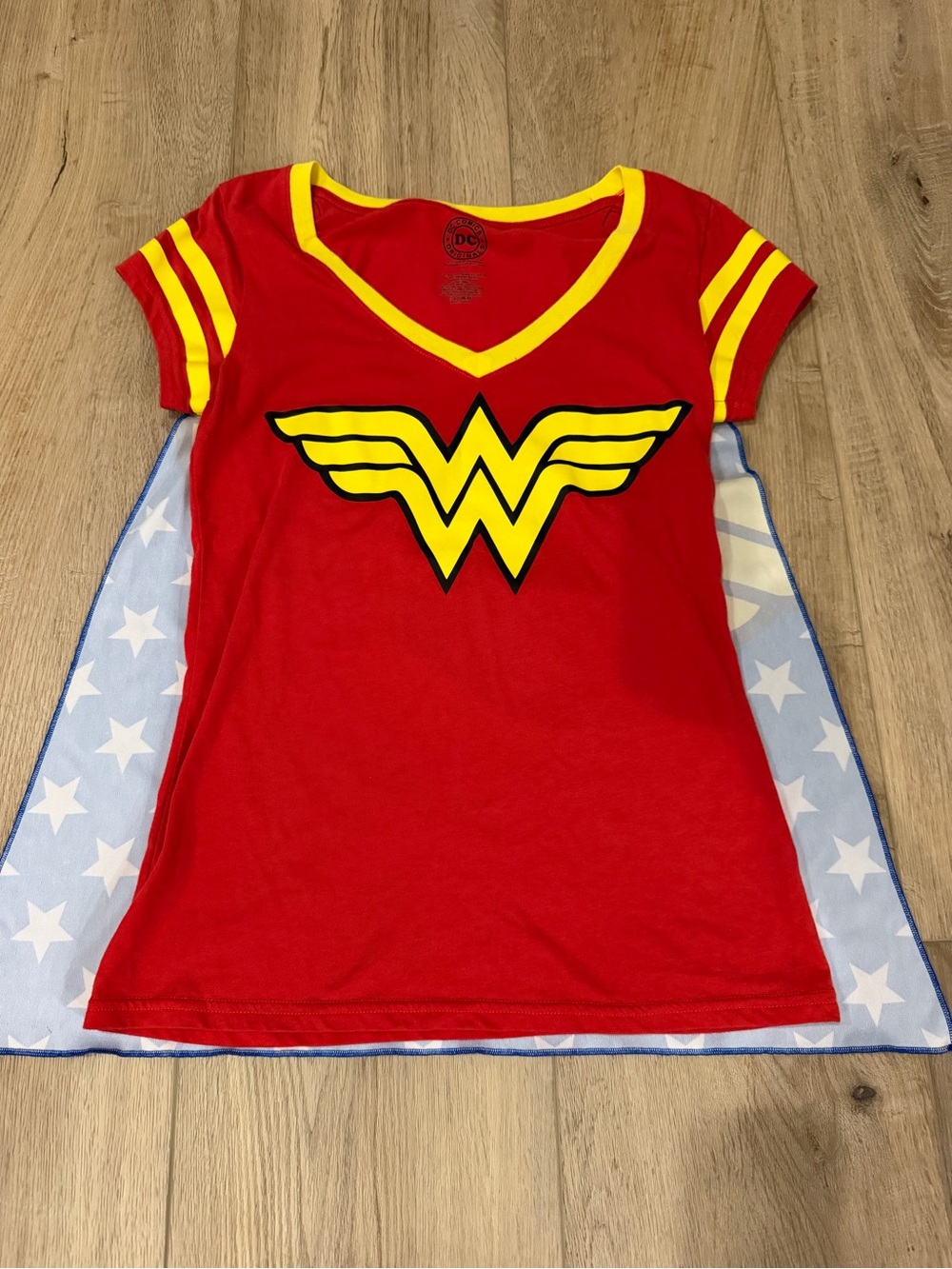 DC Comics Wonder Woman Red & Yellow Kids Tee with Star Cape